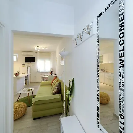 Apriori Apartments Zara Esterno foto