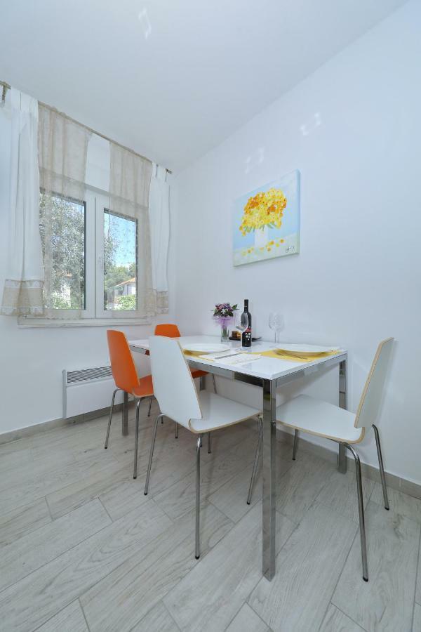 Apriori - Free Parking Apartman Zadar